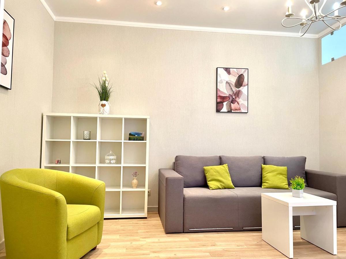 Navit Luxury Apartments With Breakfast Near The Railway Station, The City Center And The Park เคียฟ ภายนอก รูปภาพ