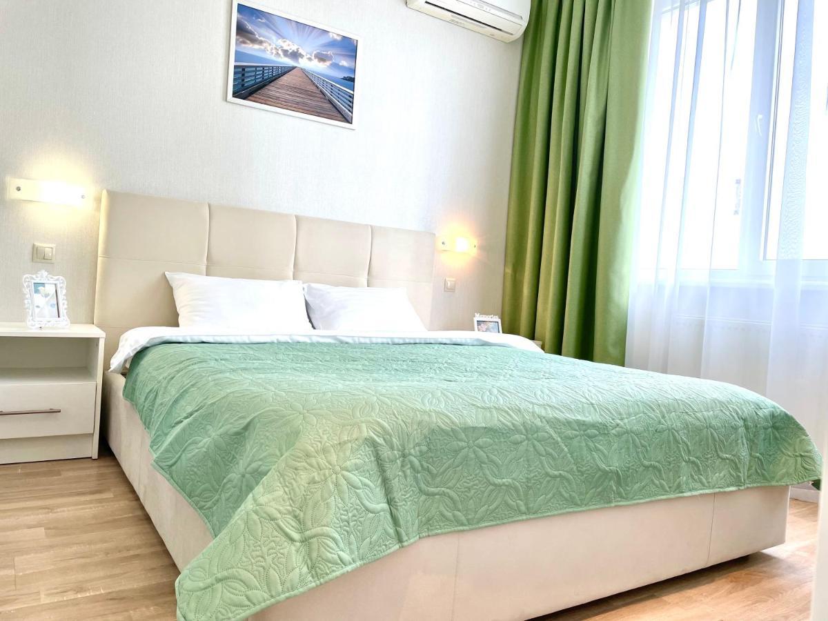 Navit Luxury Apartments With Breakfast Near The Railway Station, The City Center And The Park เคียฟ ภายนอก รูปภาพ