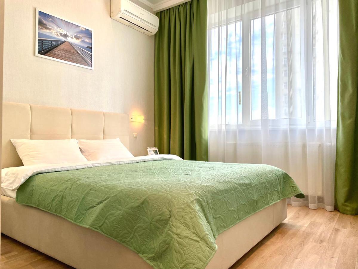 Navit Luxury Apartments With Breakfast Near The Railway Station, The City Center And The Park เคียฟ ภายนอก รูปภาพ