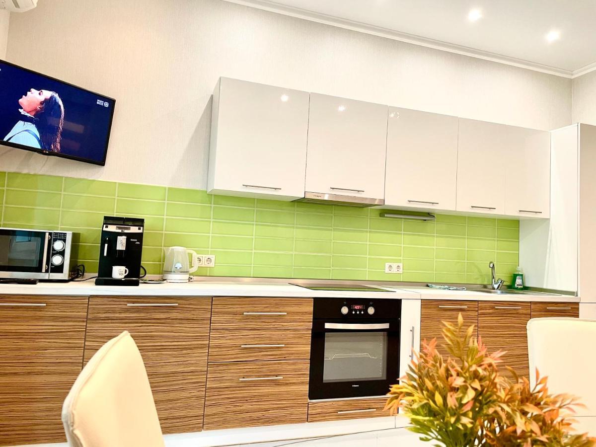 Navit Luxury Apartments With Breakfast Near The Railway Station, The City Center And The Park เคียฟ ภายนอก รูปภาพ